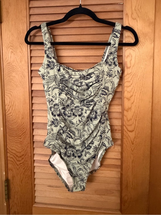 Garnet Hill Other - Garnet Hill Active Square-Neck One Piece ruched Swimsuit Green black Floral 4